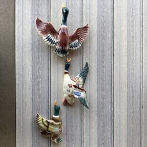 Vintage Set Of 3 Ceramic Flying Mallard Ducks Wall Plaques/plantersMade In Japan
